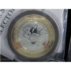 Silver & gold finish Great Barrier Reef round