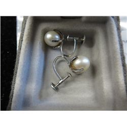Vintage genuine Pearl & Silver screw back earrings