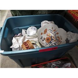 Tote of vintage china & porcelain