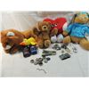 Image 1 : BOX LOT ASSORTED STUFFED ANIMALS & COLLECTIBLES