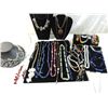 Image 1 : LOT 35 ASSORTED NECKLACES