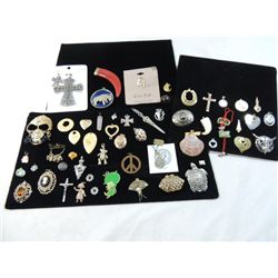 LOT 55 ASSORTED PENDANTS CHARMS