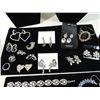 Image 3 : LOT 30 ASSORTED RHINESTONE JEWELRY