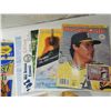 Image 5 : LOT 16 ASSORTED BASEBALL CARDS & PROGRAMS