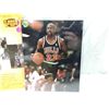 Image 2 : LOT 3 8X10 MICHAEL JORDAN PHOTO & GAME PROGRAMS