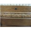 Image 2 : ANTIQUE SCHUMANN #10591 QTR SAW OAK UPRIGHT PIANO