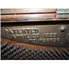 Image 6 : ANTIQUE SCHUMANN #10591 QTR SAW OAK UPRIGHT PIANO