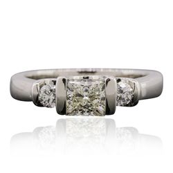 14KT White Gold 0.80ctw Diamond Ring