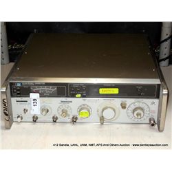 HP 8640B SIGNAL GENERATOR OPT. 002