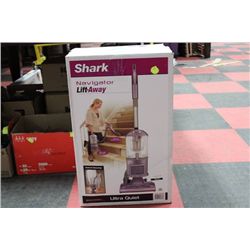 SHARK NAVIGATOR LIFT-AWAY VACUUM