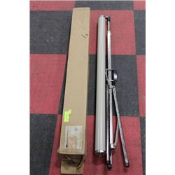 PROJECTION SCREEN 40 X 40