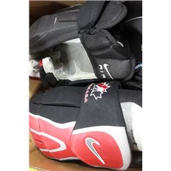 BOX W LIKE NEW NIKE AIR XL GLOVES