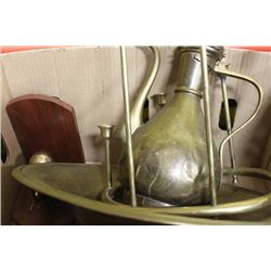 BOX OF BRASS ITEMS