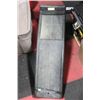 Image 1 : PAIR OF PLASTIC CAR RAMPS