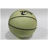 Image 1 : BADEN GLOW IN THE DARK BASKETBALL