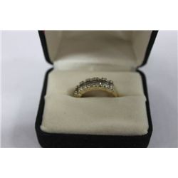 10KT GOLD DIAMOND ENGAGEMENT RING APPROX 1/2CT