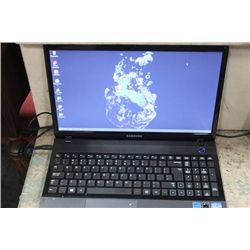 15.6" SAMSUNG ULTRABOOK INTEL CORE i3/8GB RAM/
