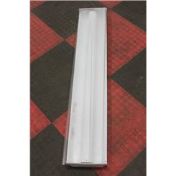 PHILLIPS FLUORESCENT LIGHT FIXTURE