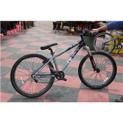 GIANT NITRO STP2 MOUNTAIN BIKE