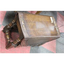 UNIQUE ANTIQUE GATE LEG TABLE