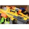 Image 1 : 6 NERF GUNS W/ 2 TELESCOPES