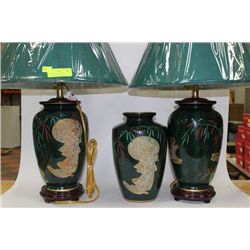 PAIR OF JAPANESE STYLE PORCELAIN LAMPS W/ VASE