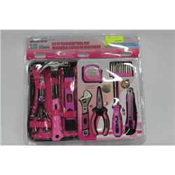 GIRLS 18 PC TOOL KIT