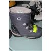 Image 1 : PAIR OF CHILDRENS SOREL SIZE 2 WINTER BOOTS