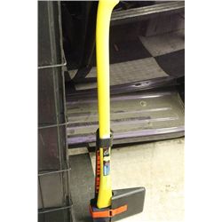 MASTERCRAFT FIBREGLASS 3.5LB AXE