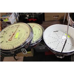 2 COMMERCIAL GRADE FOOD SCALES W 1  BASKET