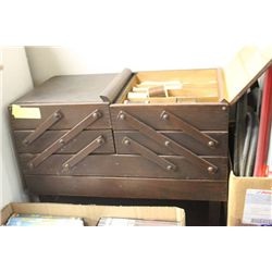 VINTAGE BROWN WOOD SEWING BOX