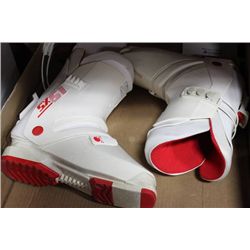 BOX W/ SALOMON SX61 SNOWBOOTS SIZE 10.5