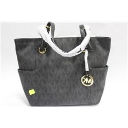 GENUINE MICHAEL KORS LEATHER PURSE (RETAIL $225)