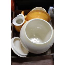 MINI YELLOW PITCHER W/ WASH BASIN AND