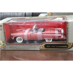 DIE CAST 1:18  1957 THUNDERBIRD