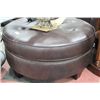 Image 1 : SHOWHOME ROUND LEATHERETTE OTTOMAN
