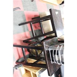 SHOWHOME PAIR OF STOOLS