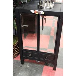 SHOWHOME MIRRORED STAND