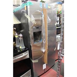 GE STAINLESS STEEL SIDE BY SIDE FRIDGE W/