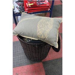 SHOWHOME WICKER BASKET W THROW PILLOWS