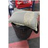 Image 1 : SHOWHOME WICKER BASKET W THROW PILLOWS