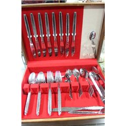 FLATWARE SET W WOOD CASE