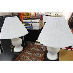 PAIR OF WHITE CERAMIC TABLE LAMPS