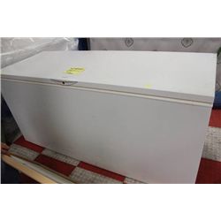 FRIGIDAIRE GALLERY WHITE DEEP FREEZER