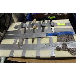 NYLON CUTTING BOARD W/ 4 KNIVES AND MESH GLOVE