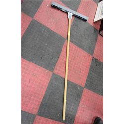 FLOOR SQUEEGEE