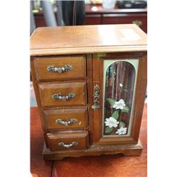 JEWELRY BOX WITH CONTENTS ON CHOICE