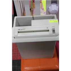 SHRED  MASTER PAPER SHREDDER