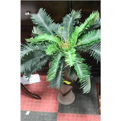 ESTATE VASE W ARTIFICIAL FOLIAGE