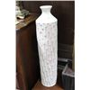 Image 1 : SHOWHOME WHITE VASE